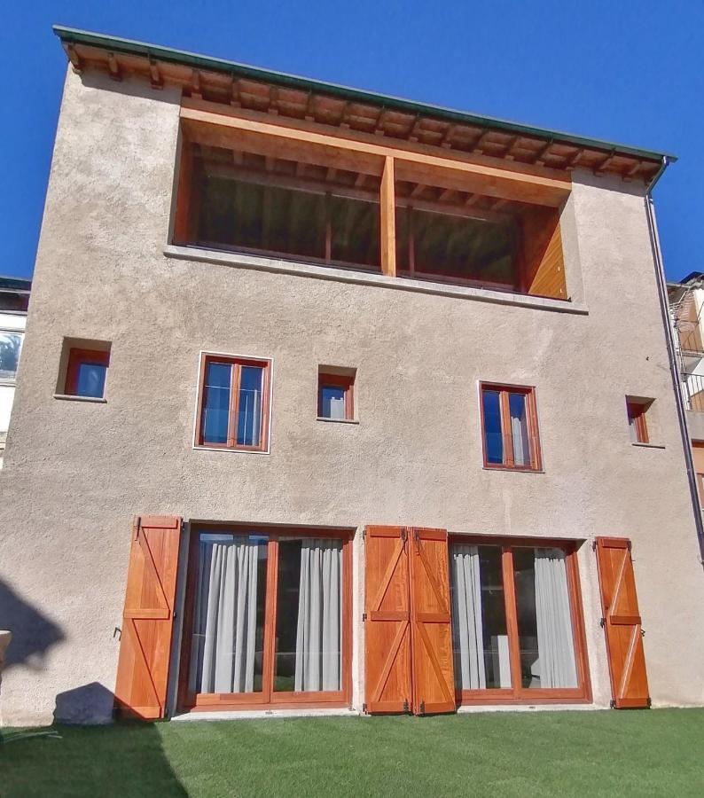 Apartament "El Castell" Casa Rural Cal Rialla Льївія Екстер'єр фото